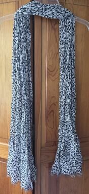 Unbranded Women’s Lightweight Black And White Leopard Print Scarf